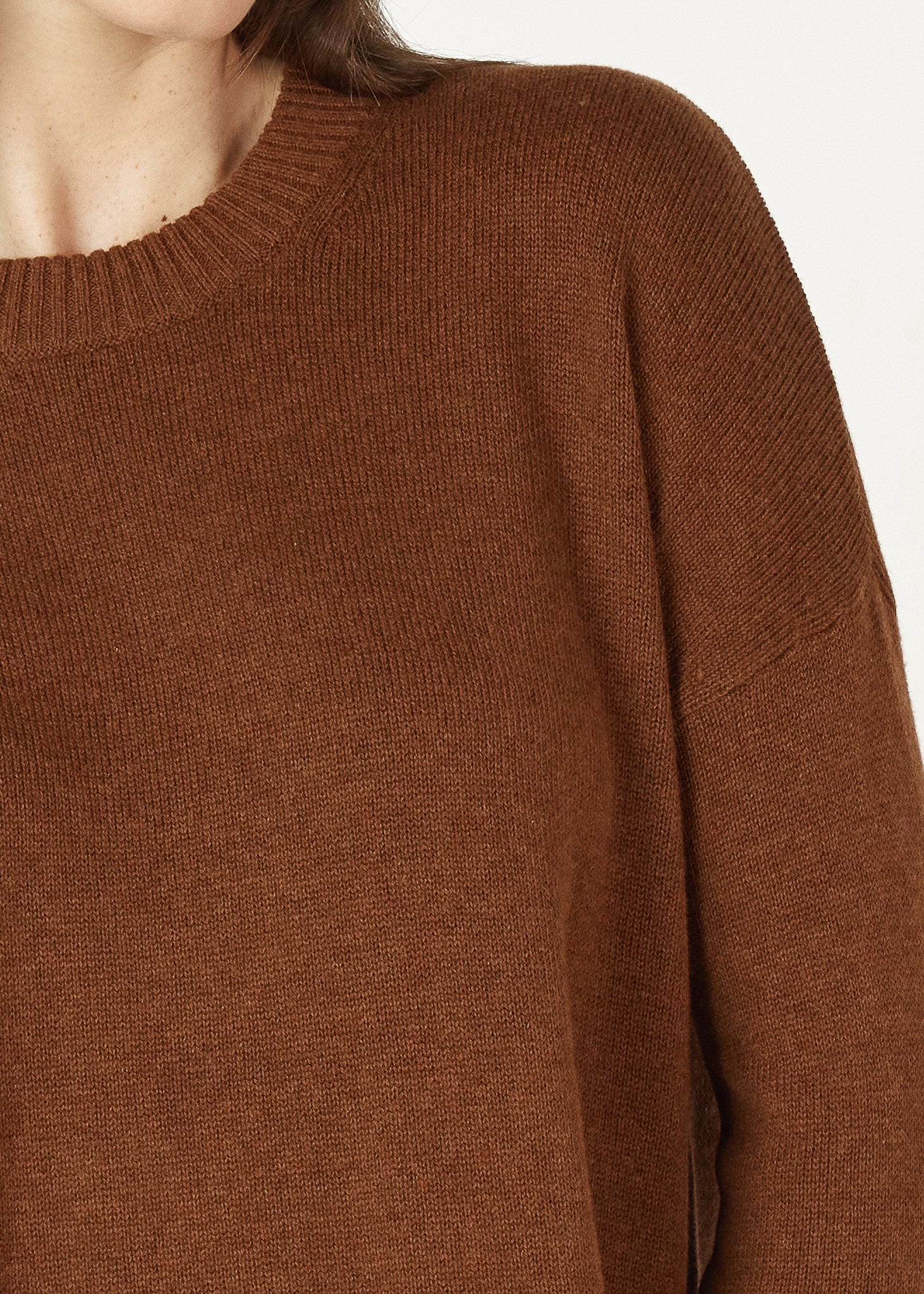 ZP7150 - Essential Round Neck - Coffee